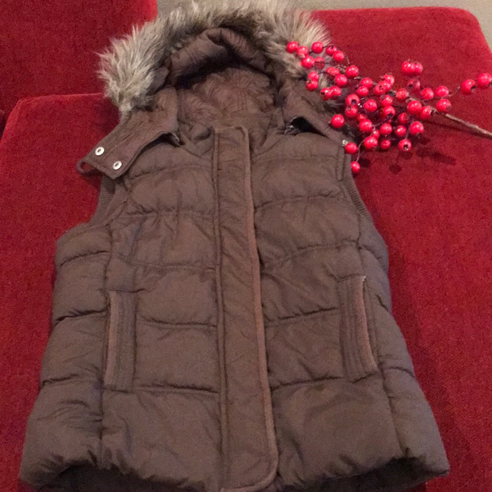 🛍🧥Aeropostale Puffer Vest with Detachable Hood